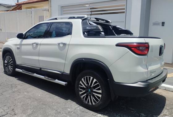 FIAT TORO 2.0 16V TURBO DIESEL RANCH 4WD AT9 FIAT TORO 2.0 16V TURBO DIESEL RANCH 4WD AT9